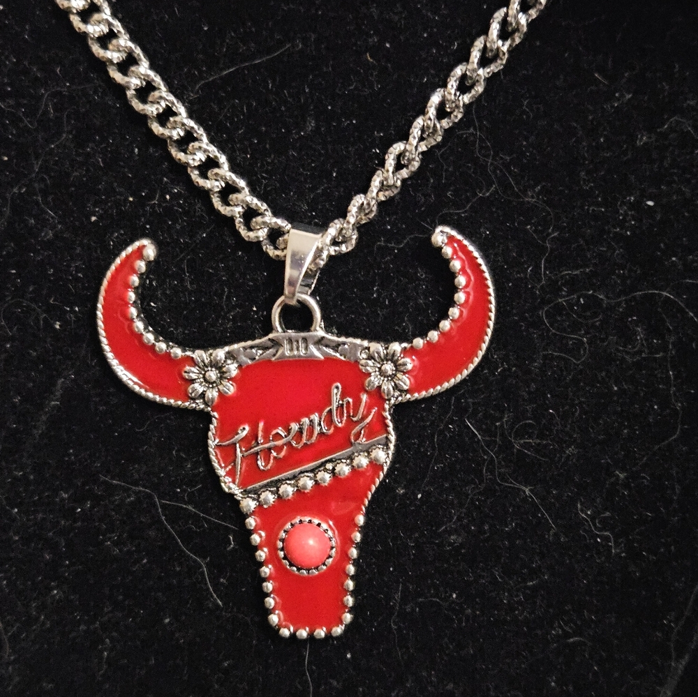 RED ENAMEL STEER HEAD HOWDY NECKLACE - Picture 3 of 6